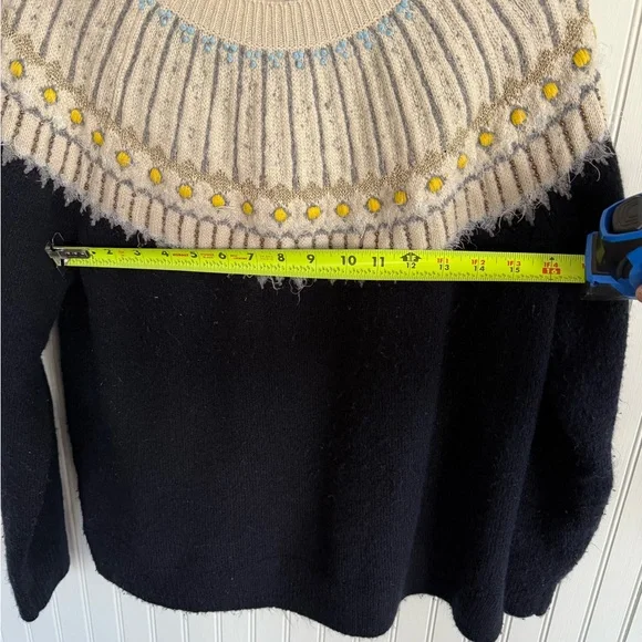 Style & Co. Navy and Cream Sweater Size L with Yellow Accents - Picture 8 of 9